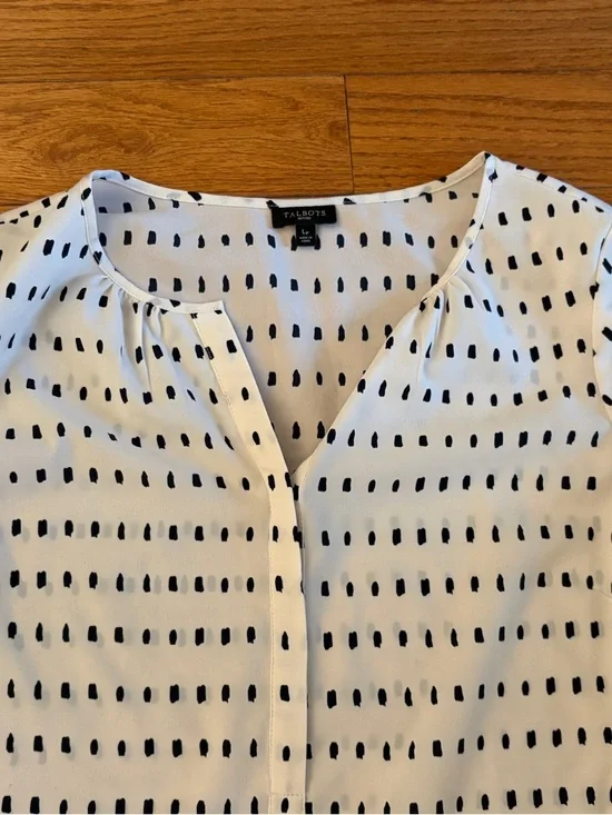 Talbots Petites Women's White and Black Patterned V-Neck Blouse - Picture 2 of 12